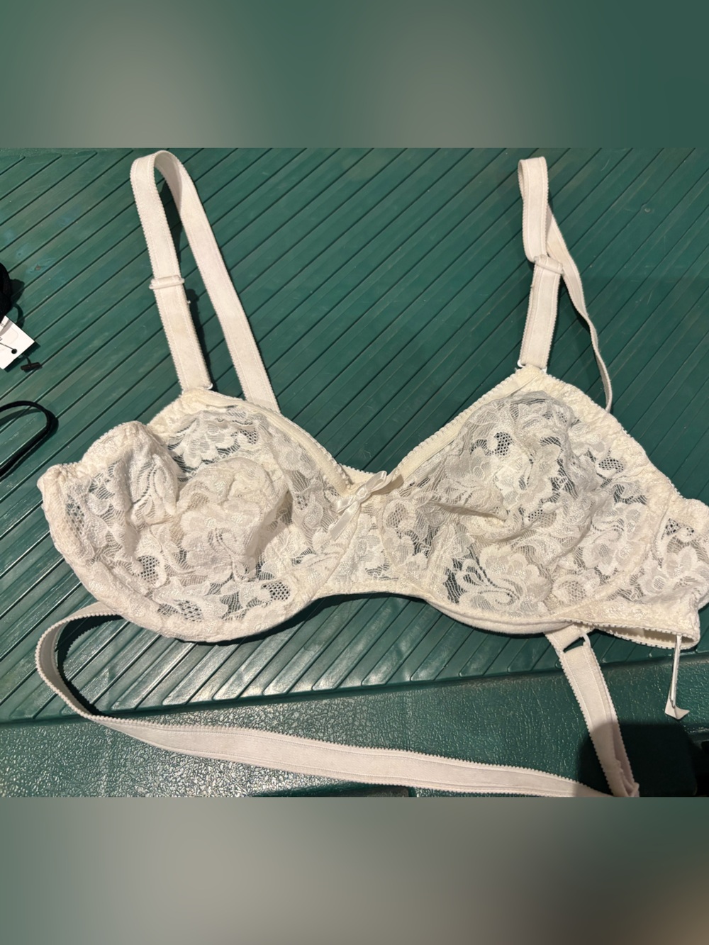 NWOT vintage white lace bra. 36C
